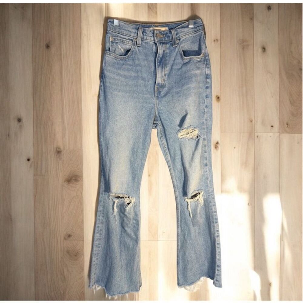 Levi’s 70s High Rise Flare Jeans 25” Light Wash High Waisted